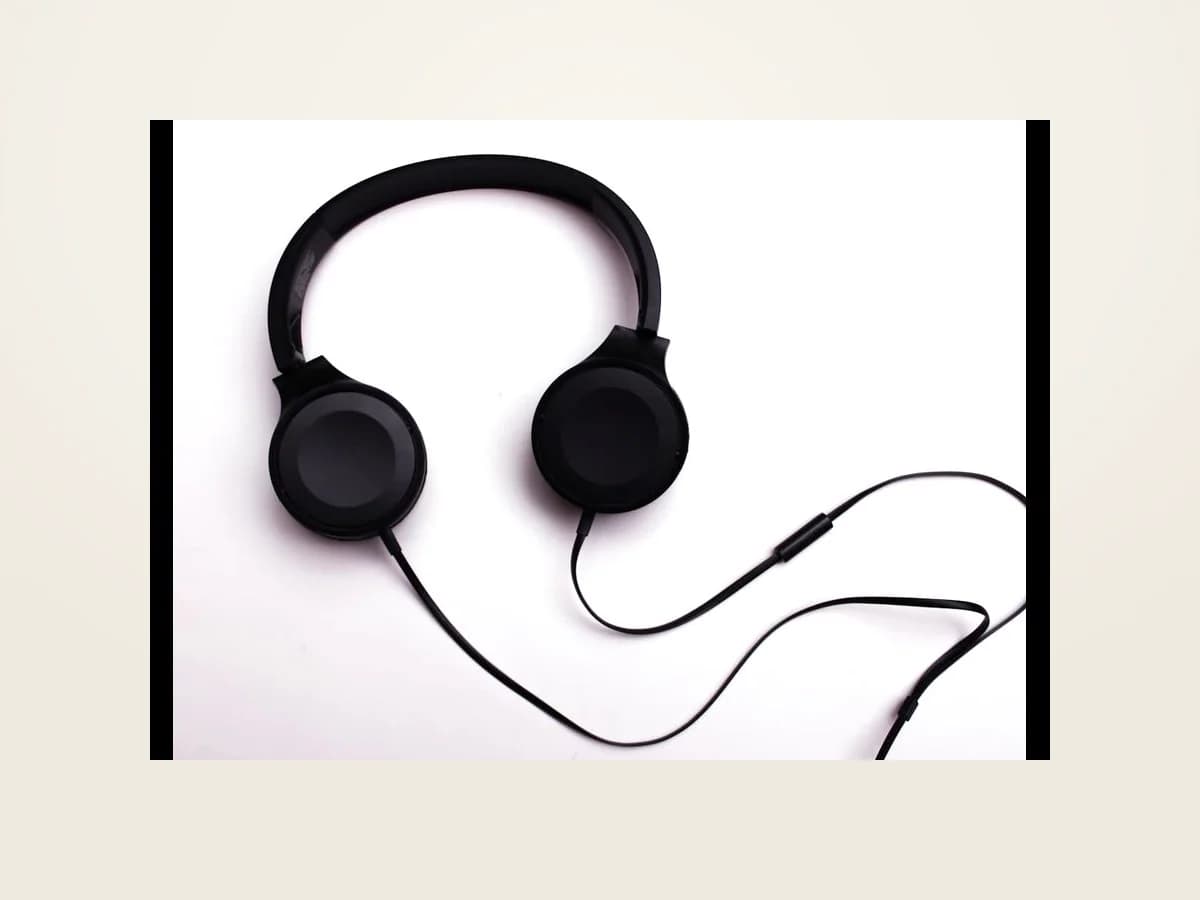 Nova Headphones material detail view